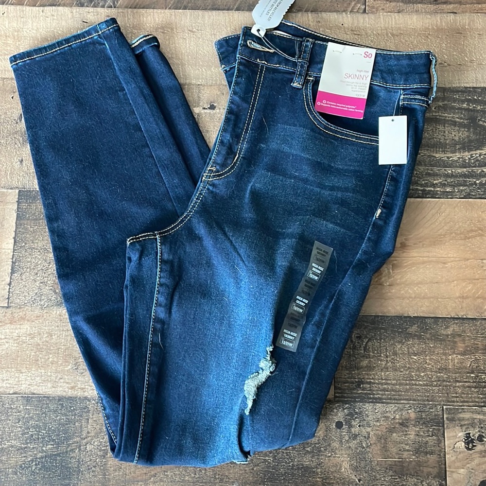 Brand new with tags women’s high rise skinny jeans. Size 13.